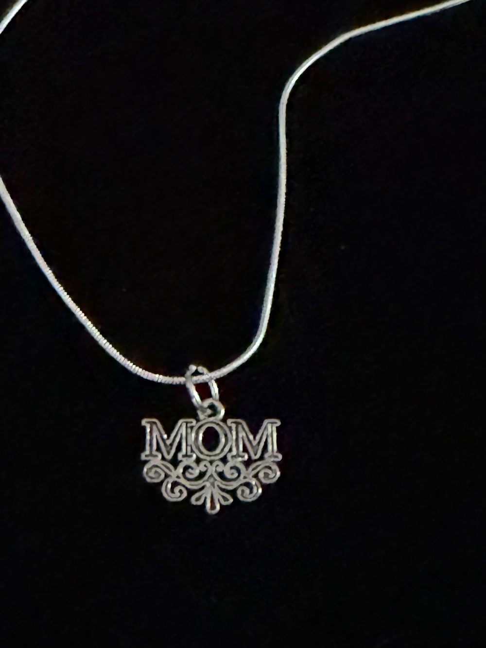 Silver 'MOM' Pendant Necklace - Elegant Women's Jewelry